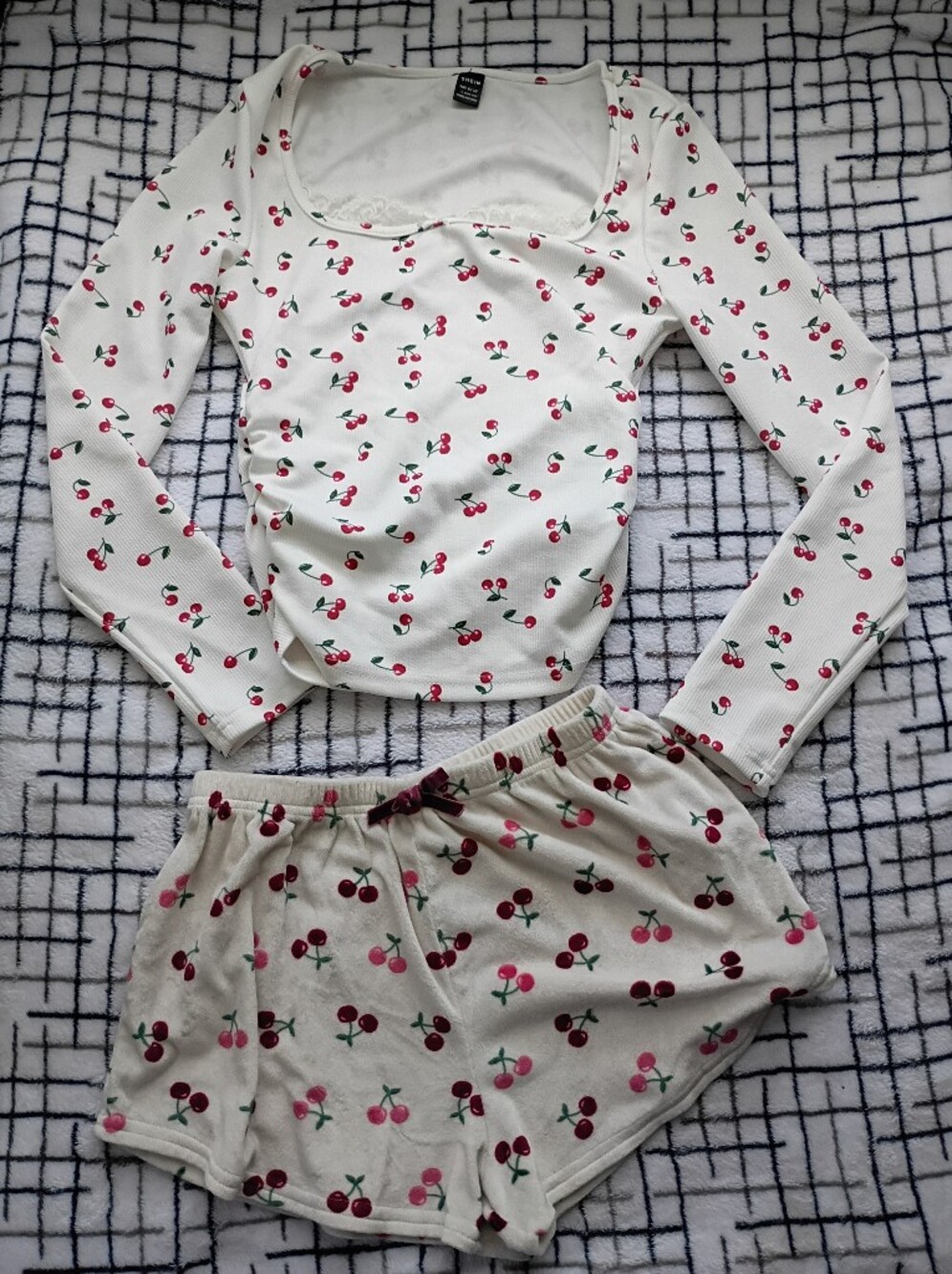 RUNS LIKE SMALL Shein Size Large White Cherry Print Long Sleeve Top Shorts Set